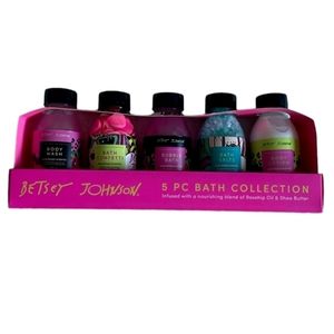 Betsy Johnson 5 Piece Bath Set